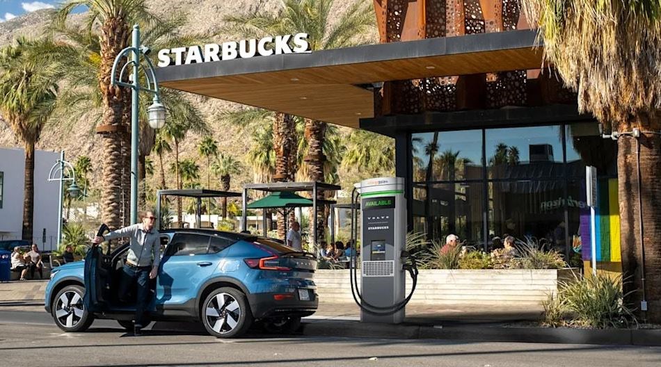 Volvo, ABD'deki Starbucks şubelerine şarj istasyonu kuracak