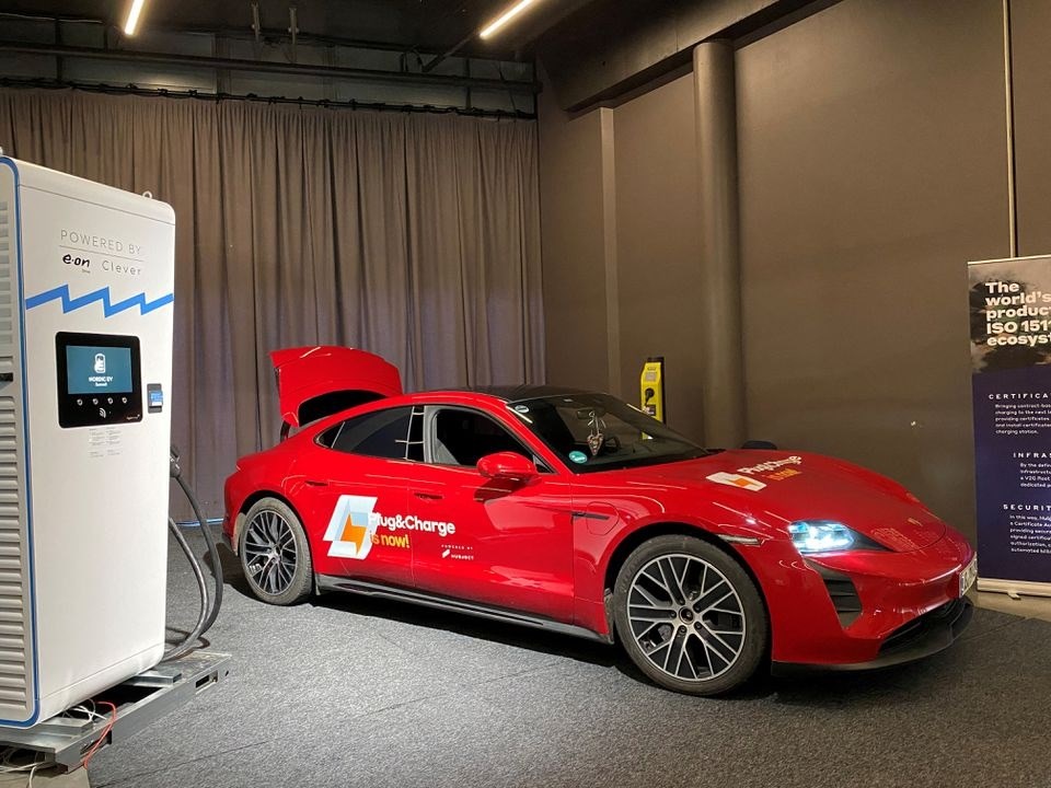 Porsche, 2030'a kadar neredeyse tüm araçlarını elektrikli yapacak