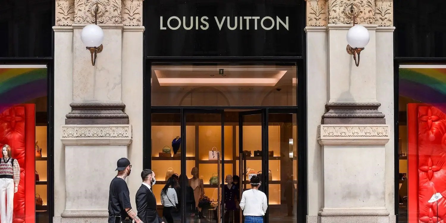 Louis Vuitton biyometrik veri toplamakla suçlanıyor