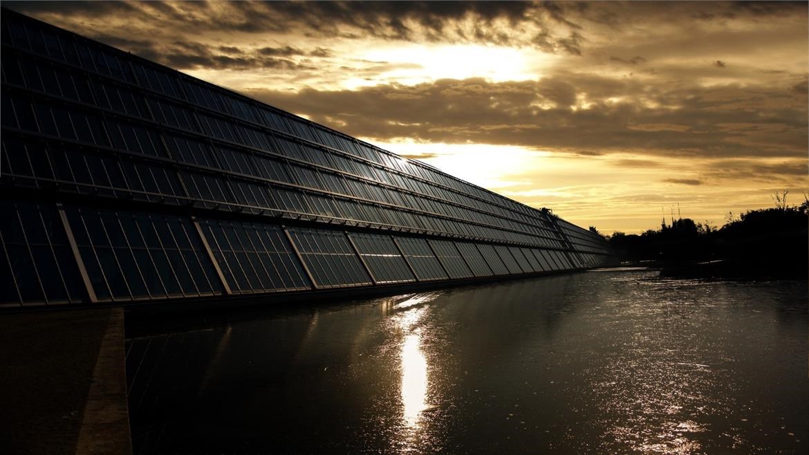 Geceleri de enerji üretebilen güneş paneli geliştirildi