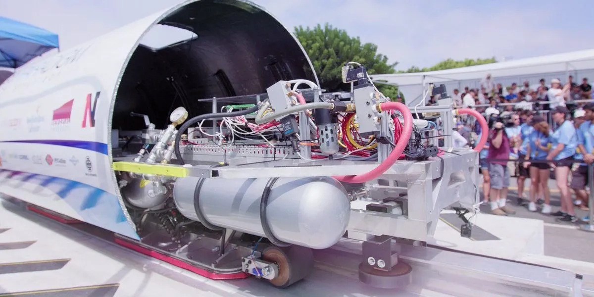 Elon Musk'ın şirketi, tam ölçekli Hyperloop testlerine başlayacak