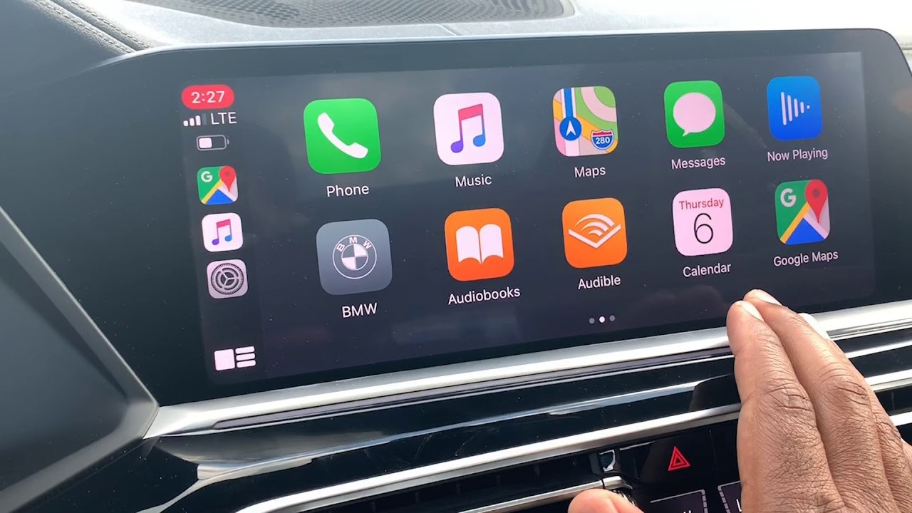 BMW, Android Auto ve CarPlay'siz otomobil sevkiyatına başladı