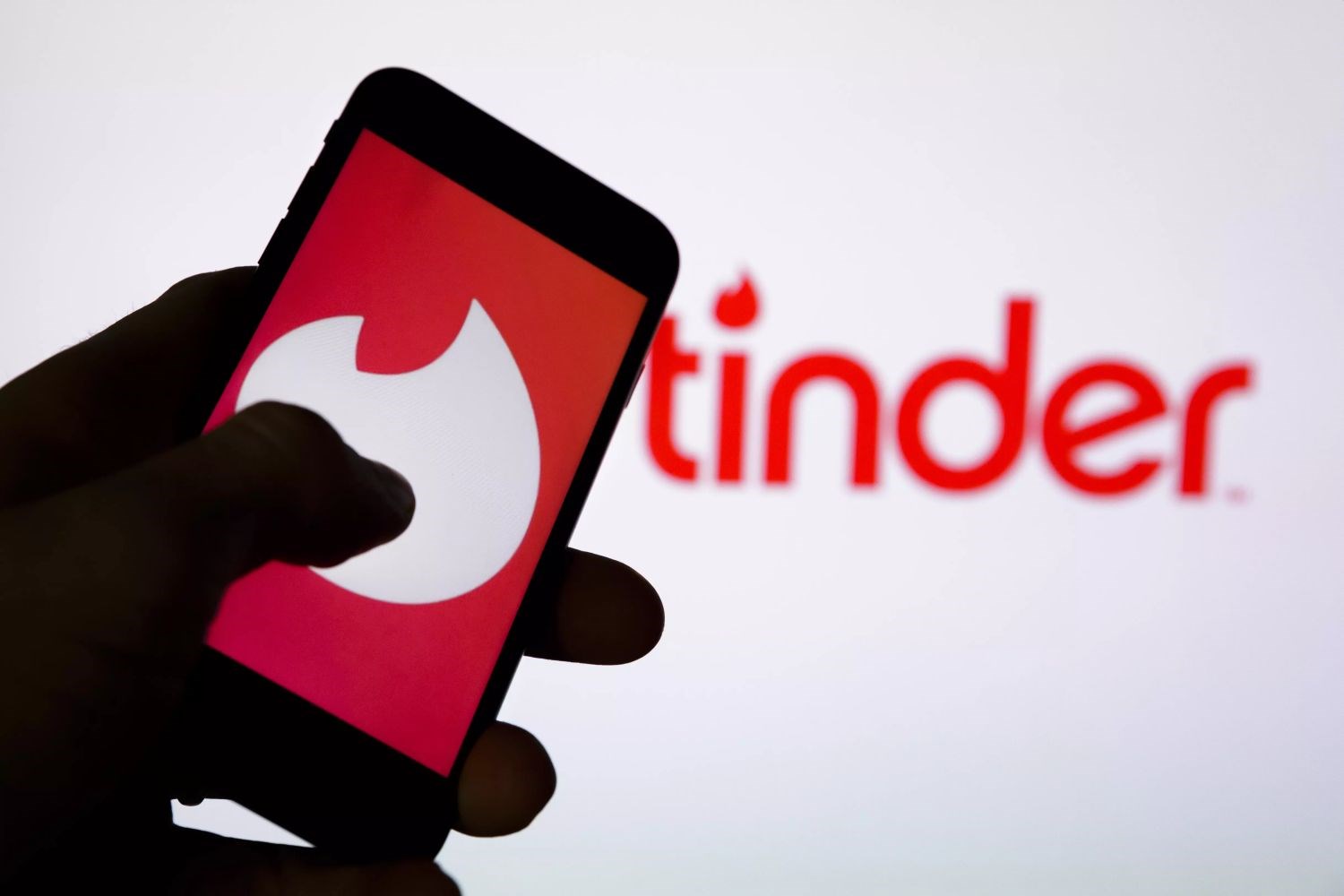 Tinder, kendi ödeme sistemine zorlayan Google'a dava açtı