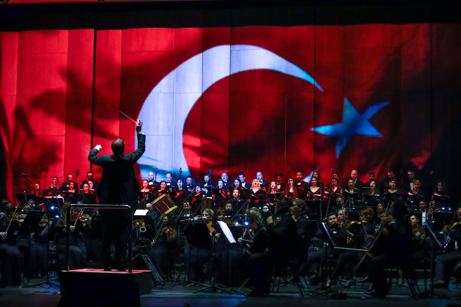 Türkiye’de ilk kez opera ve dijital sanat aynı sahneyi paylaştı