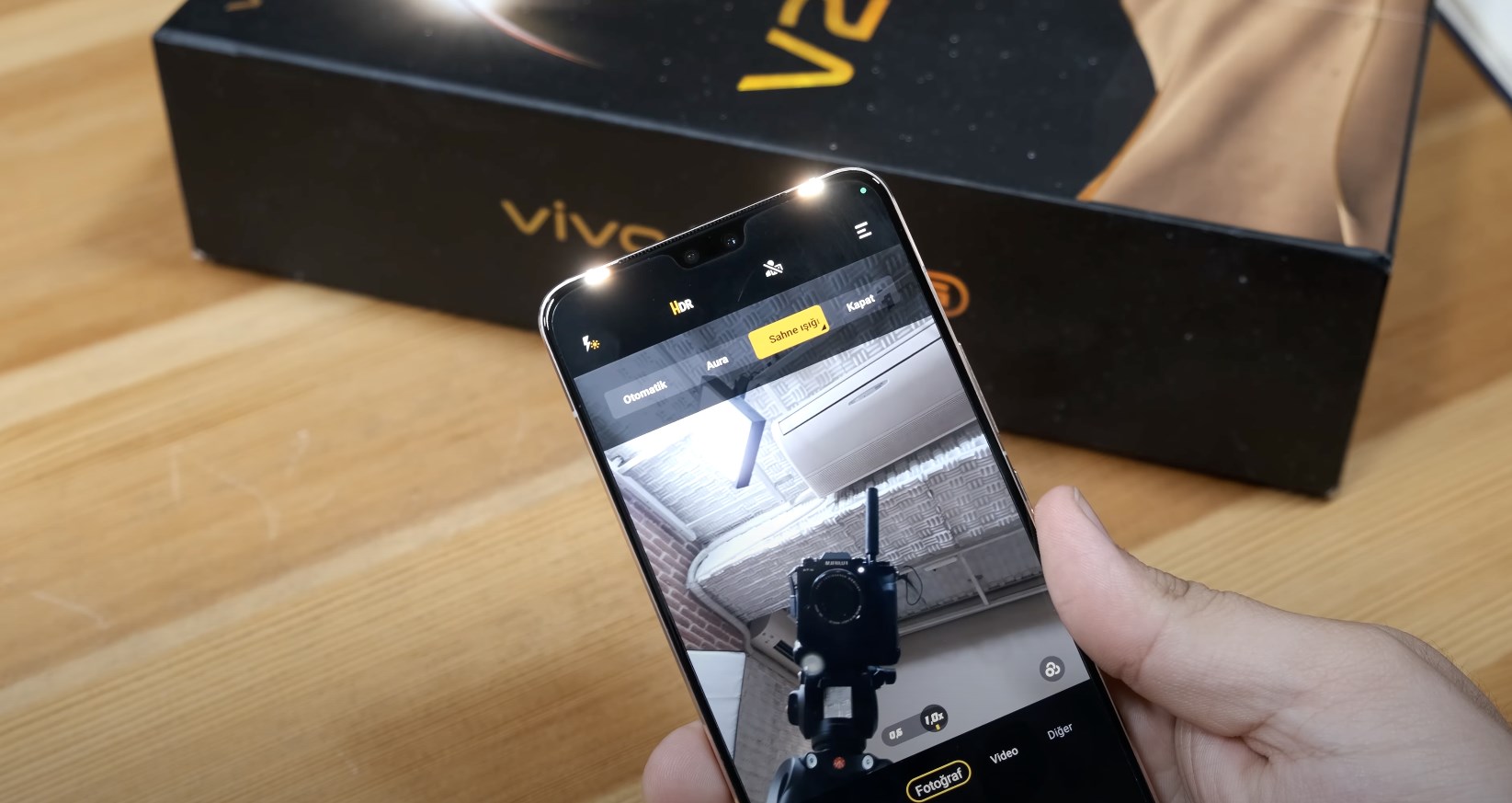 Yeniliklere sahip, renk değişen telefon! Vivo V23 5G inceleme