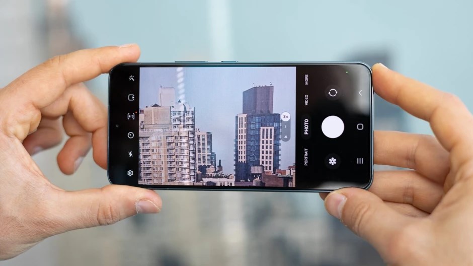 Galaxy S22 serisinin kamera performansı iyileştirildi