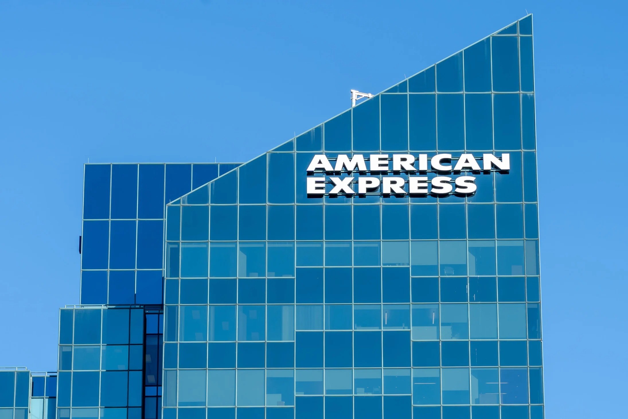 American Express ve Abra ilk kripto ödül kartını tanıttı