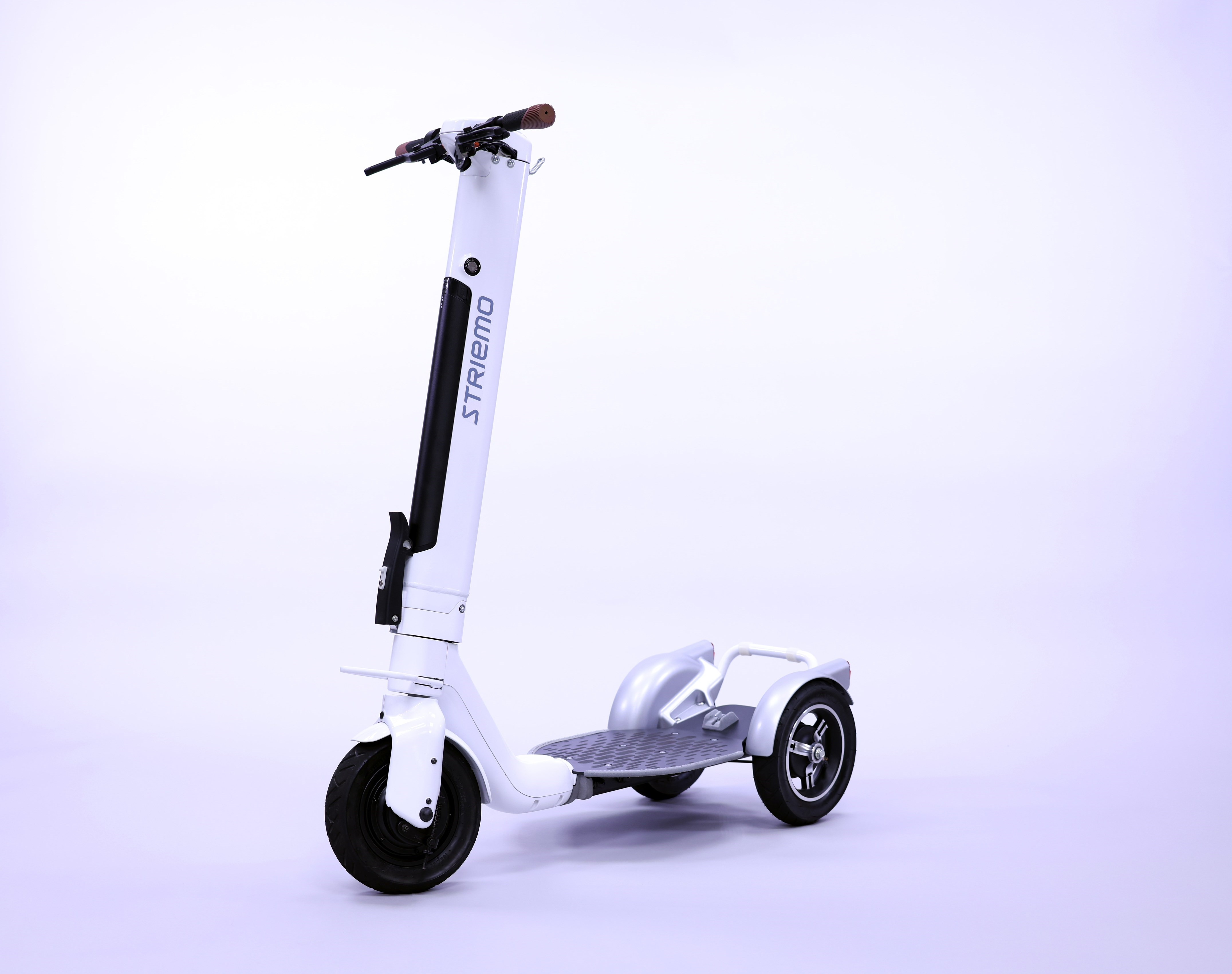 Honda'dan üç tekerlekli elektrikli scooter: Striemo