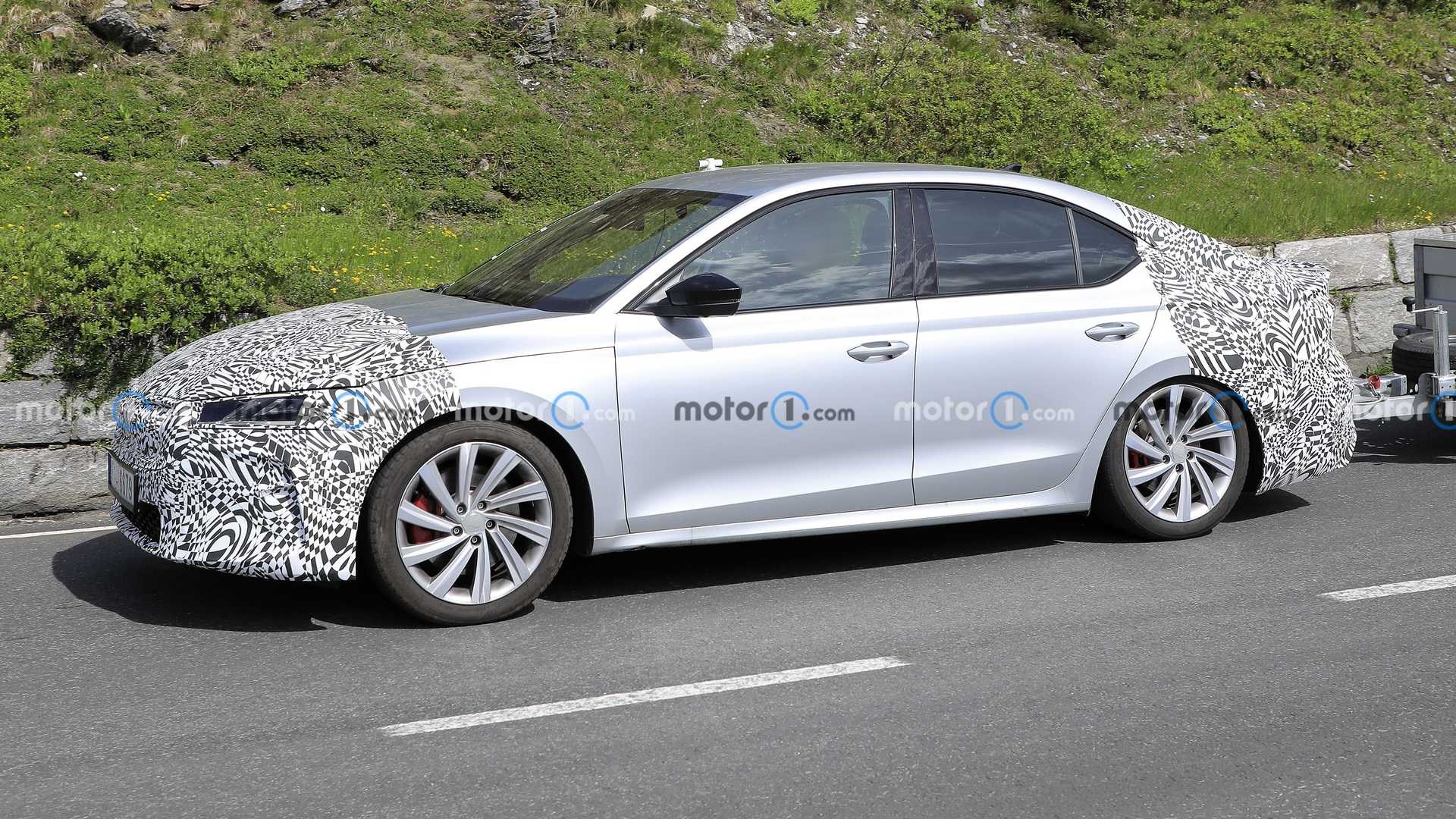 2024 Skoda Octavia test sürüşünde görüntülendi