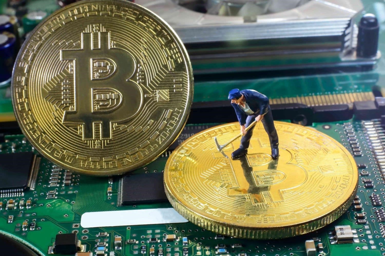 Bitcoin madencilik zorluğu düştü: BTC üretimi kolaylaştı