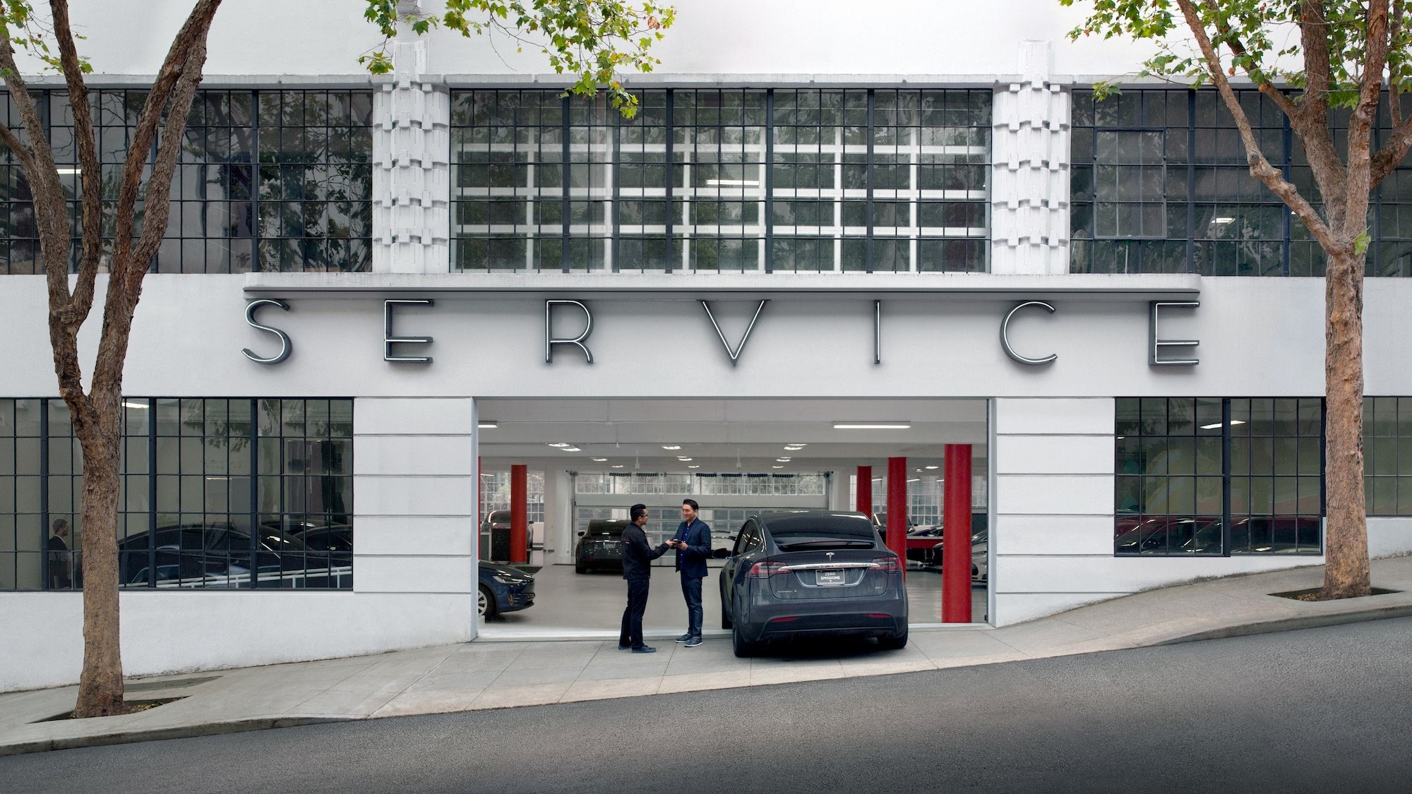 Tesla, araçlarında Formula 1 tarzı servis sunacak