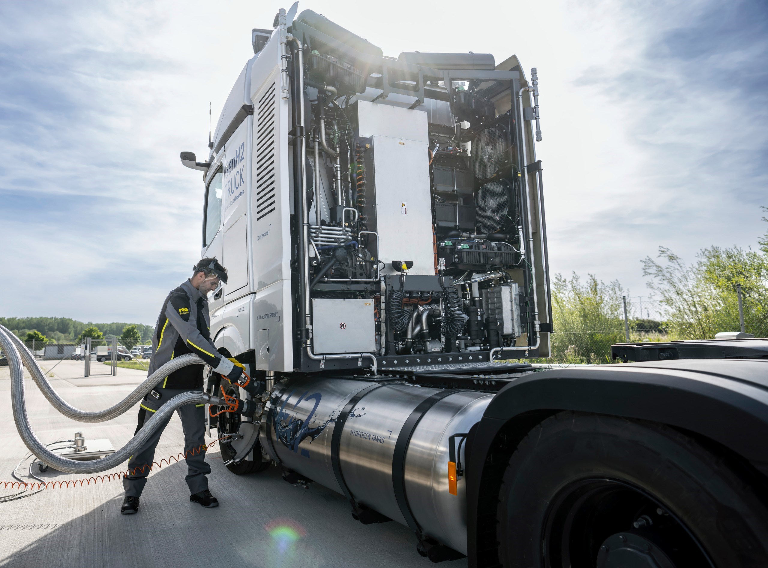 Sıvı hidrojenli Mercedes GenH2 kamyonun yeni prototipi devrede