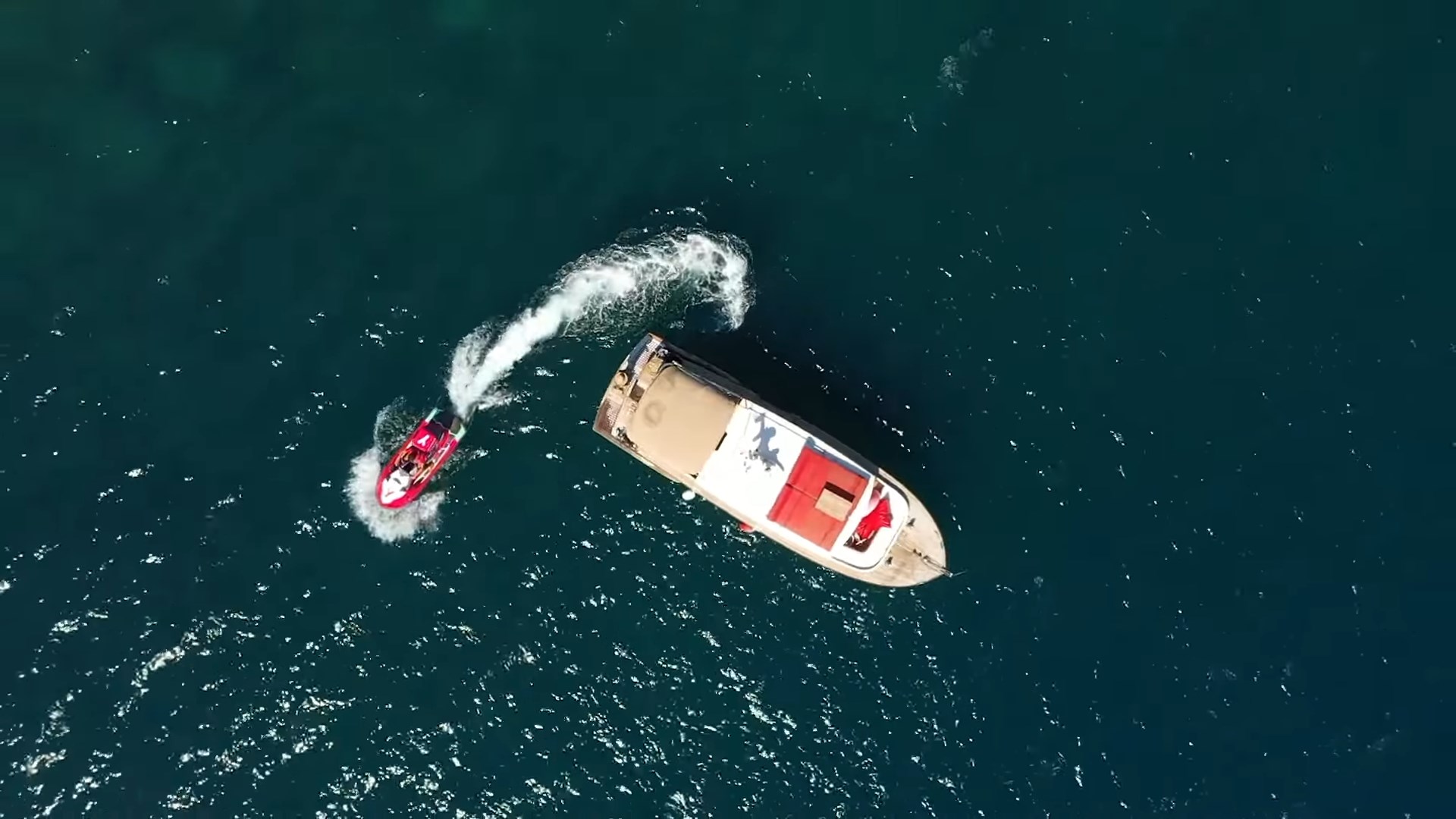 Yemeksepeti jet ski ile yemek teslimatına başladı