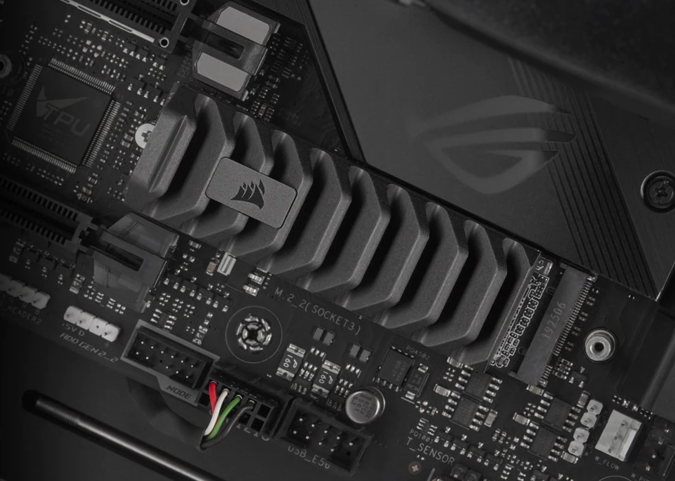 Corsair MP700 SSD geliyor