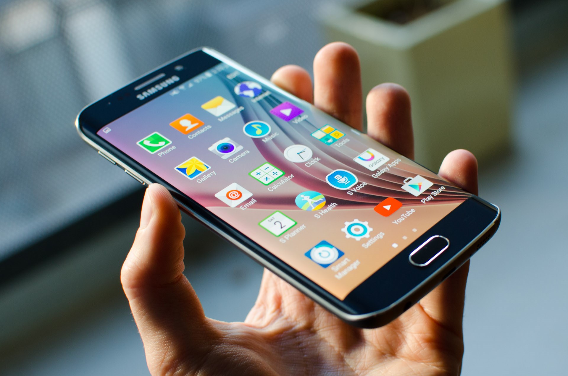 Samsung 500 milyondan fazla eski telefon için güncelleme sundu