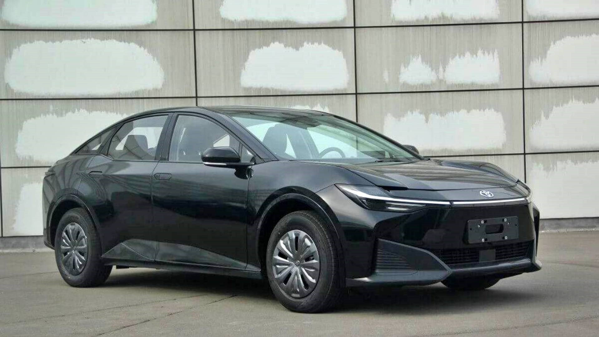 Toyota bZ3 elektrikli sedanın tasarımı Çin'de ortaya çıktı