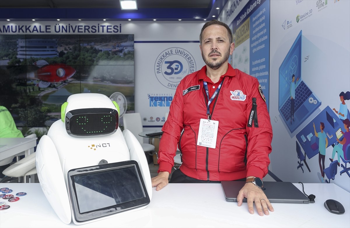 Yapay zeka destekli yerli ön tanı robotu Teknofest Karadeniz'de