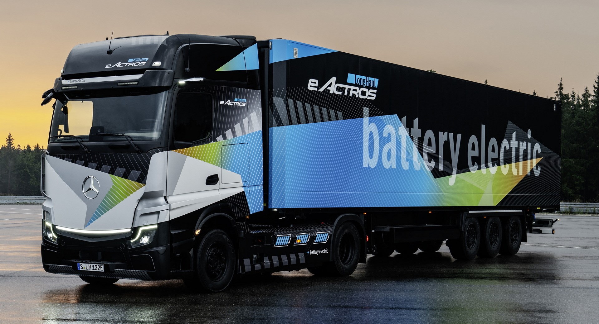 Mercedes'ten 500 km menzilli elektrikli TIR: eActros LongHaul