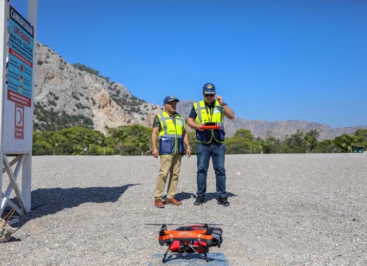 Akdeniz sahillerinde cankurtaran drone kullanılıyor