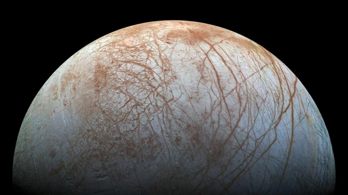NASA yıllar sonra Jüpiter’in uydusu Europa’yı görüntüledi
