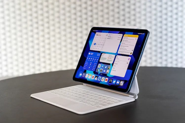 Apple yeni bir stand ile iPad’i akıllı ekrana çevirmek istiyor