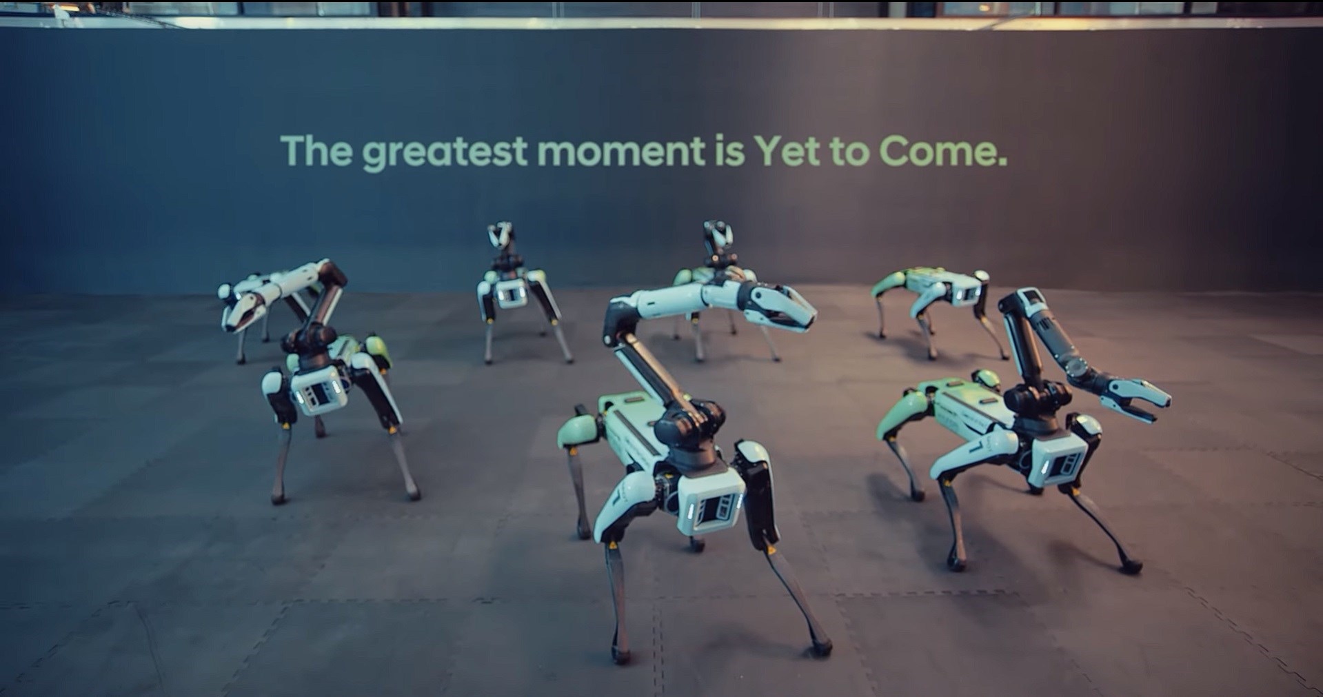 Boston Dynamics robotları Spot ve Atlas artık dans ediyor