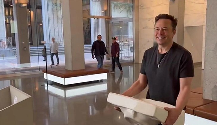 Elon Musk, Twitter'ın geleceği için 50 Tesla çalışanına güveniyor