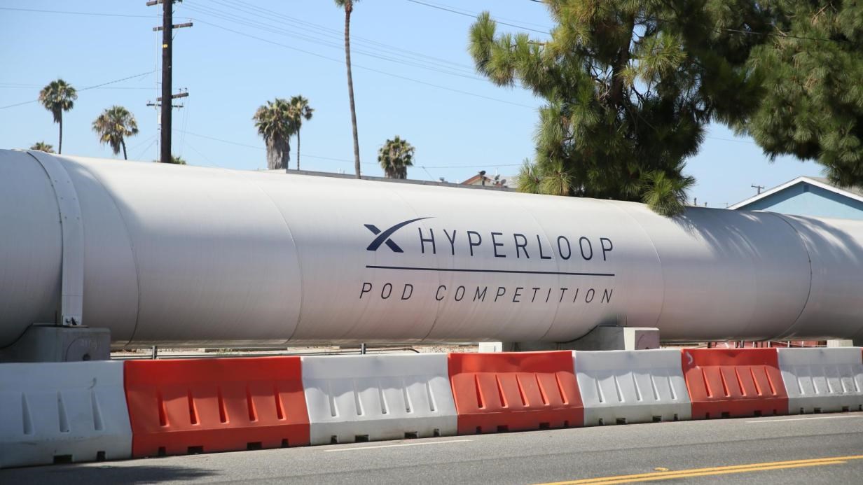 Elon Musk'ın Hyperloop tünelinin yerine park alanı yapıldı
