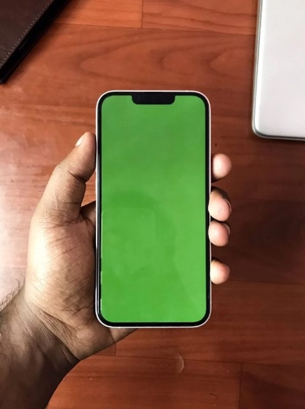 iPhone 13 yeşil ekran sorunu