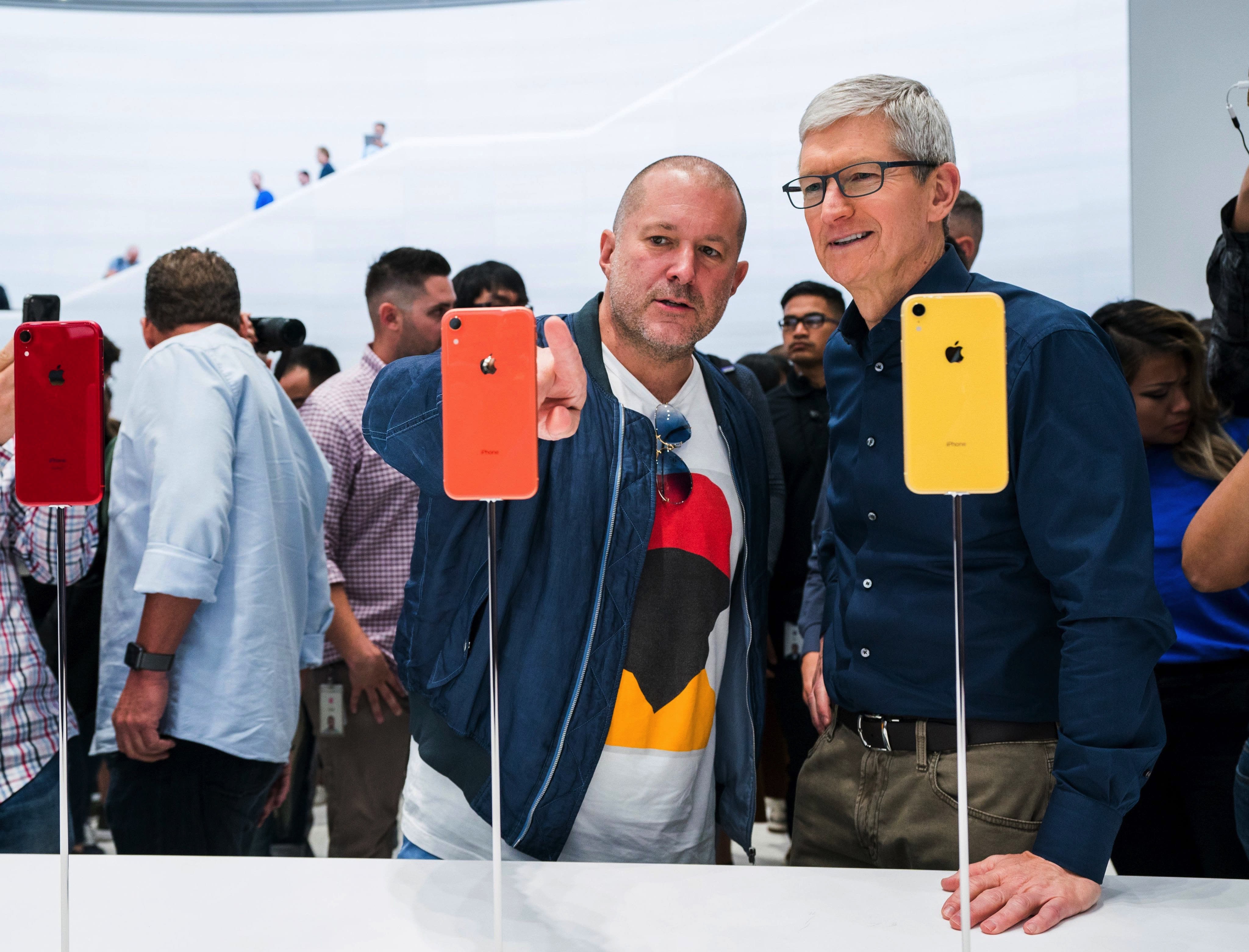 Apple'ın tasarım bölümünde kriz var: Yeni bir Jony Ive aranıyor