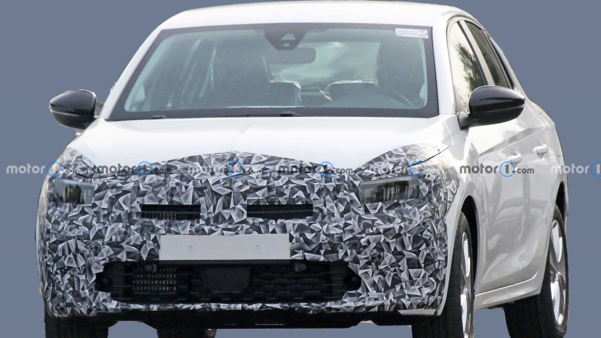 Makyajlı Opel Corsa'nın ilk casus fotoğrafları yayınlandı