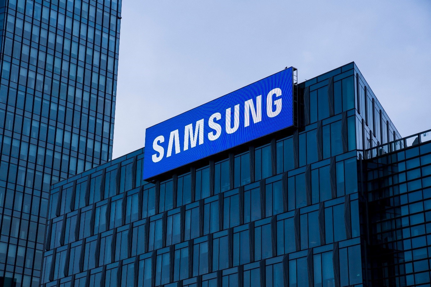 Samsung gelecek yıl akıllı telefon üretimini 30 milyon azaltacak