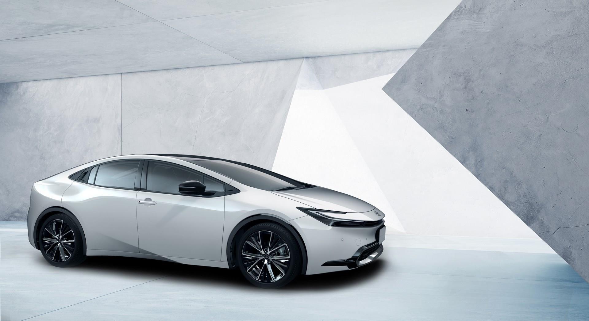 Yeni 2023 Toyota Prius tanıtıldı İşte tasarımı ve özellikleri