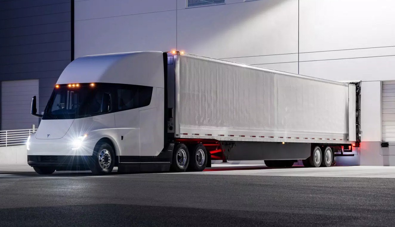 Tesla Semi teslimatları 1 Aralık'ta başlıyor