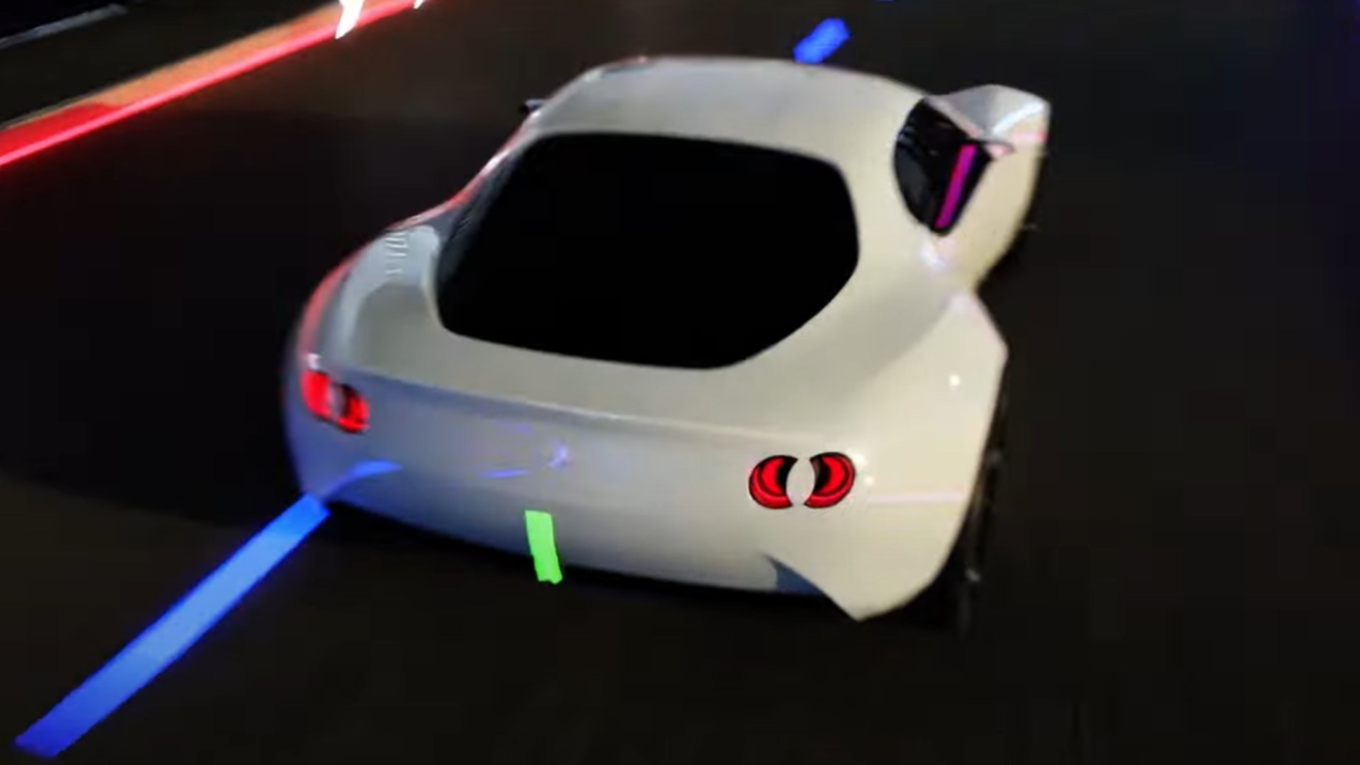 Mazda, gelecek vizyonunu gizemli bir konsept otomobille gösterdi