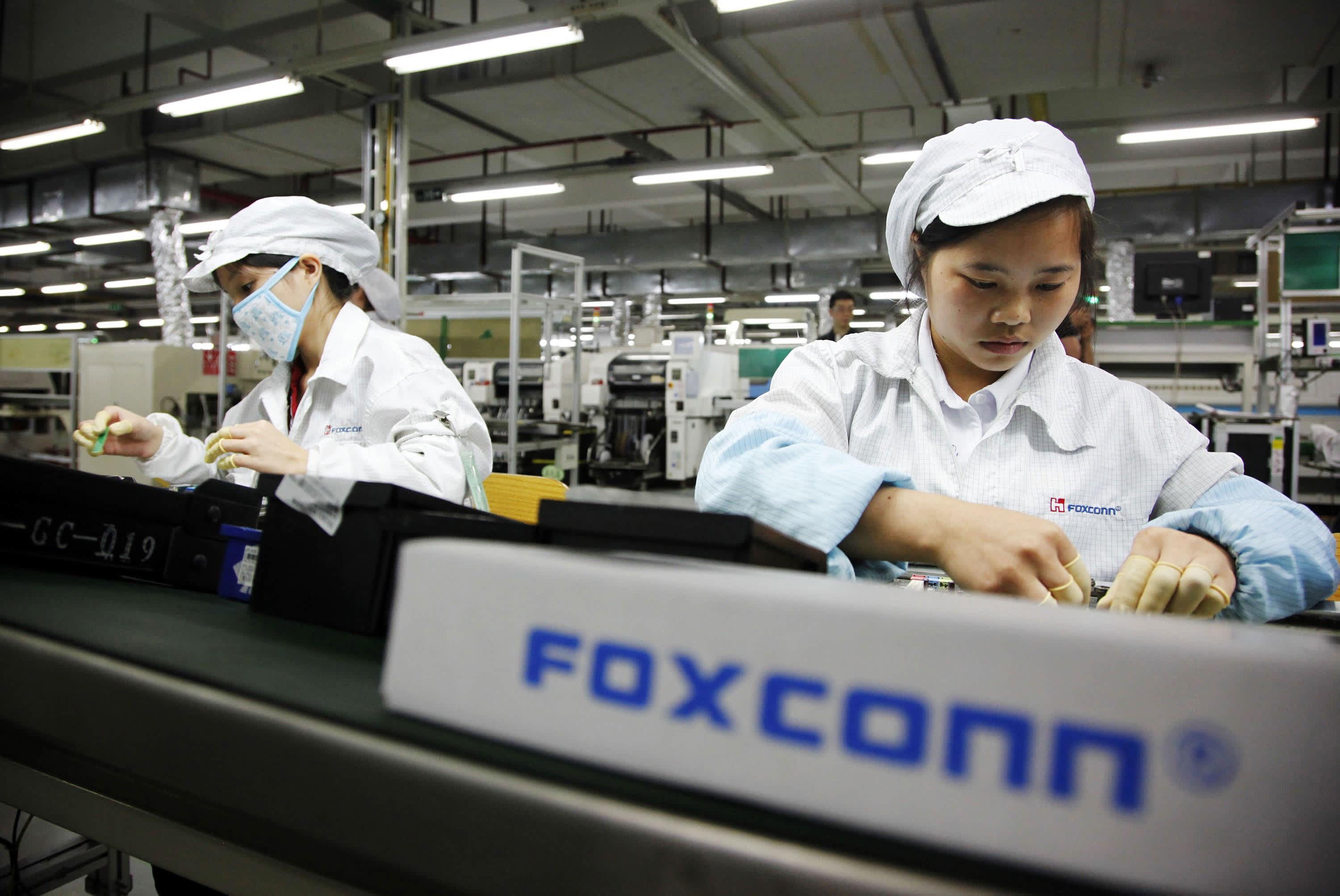 Foxconn'dan Çin'deki iPhone fabrikasında çalışanlar için özür