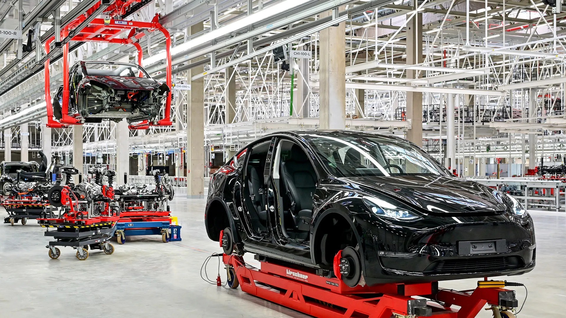 Tesla'nın Almanya fabrikasında çalışacak işçi bulunamıyor