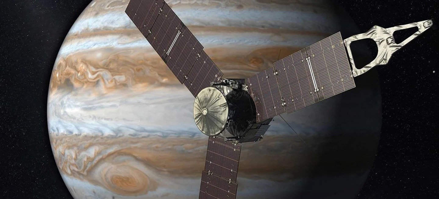 NASA, Jüpiter'in uydusundan olağanüstü görüntüler paylaştı