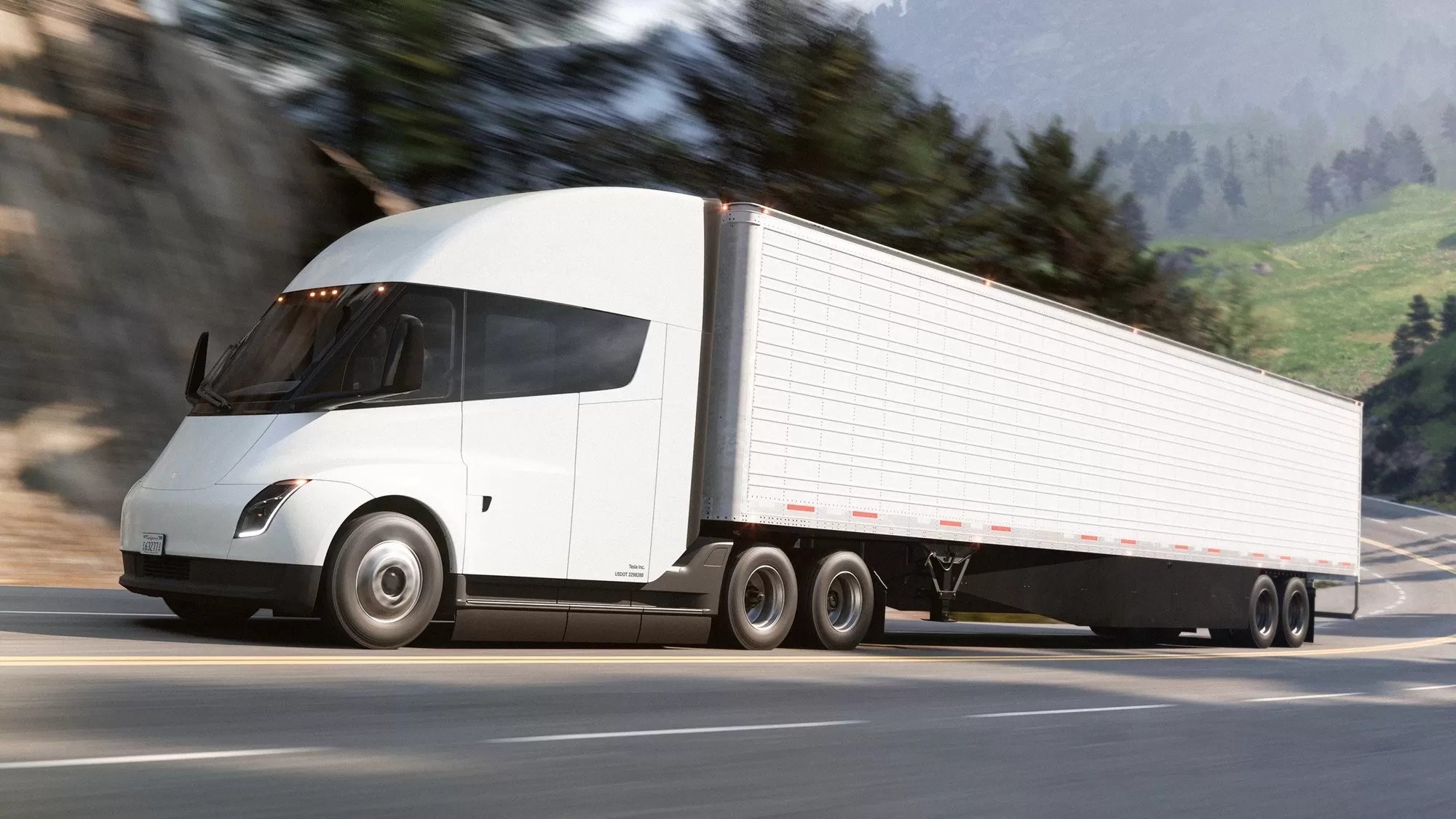 Polonyalı tır şoförü Tesla Semi'yi yerden yere vurdu