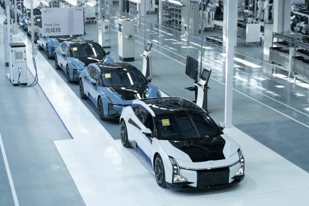 HiPhi Z elektrikli sedan, Çin'de üretime girdi