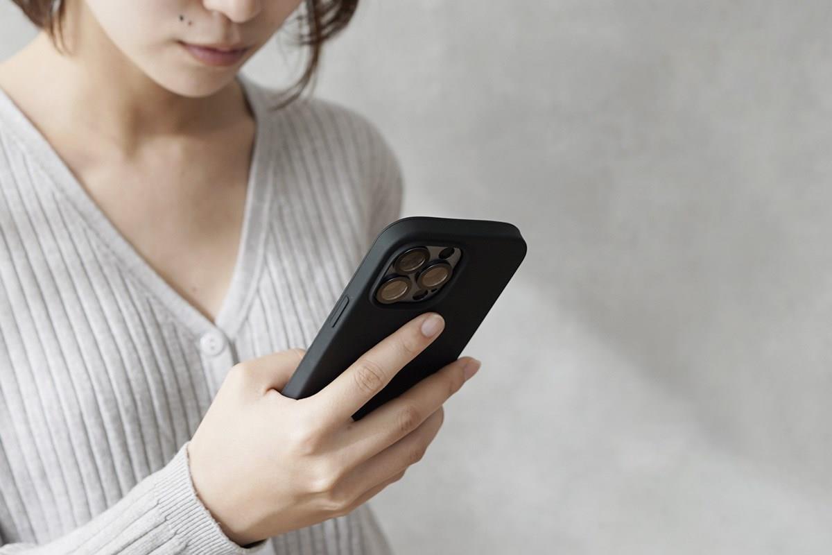 Çinlilerden akıllı telefon bağımlıları için garip bir ürün