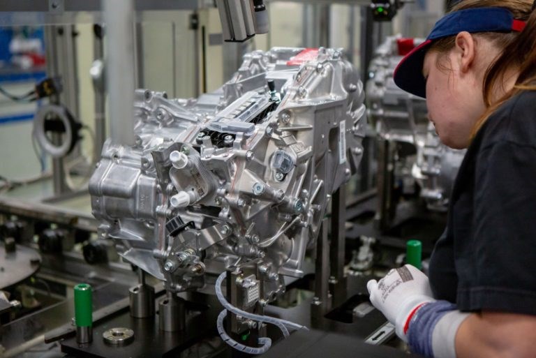 2023 Toyota Corolla'nın yeni hibrit sistemi Avrupa'da üretiliyor