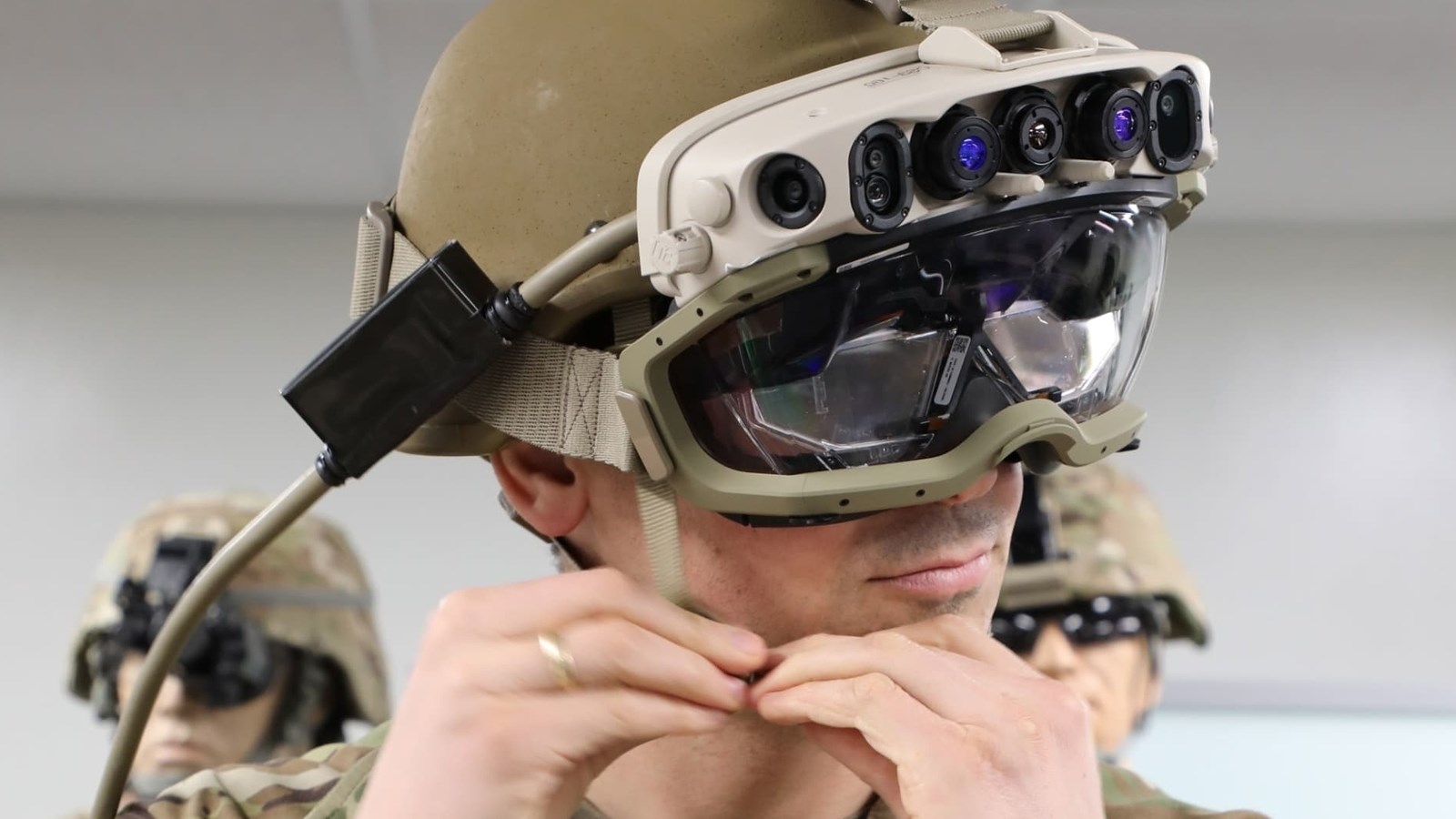 Microsoft’un askeri HoloLens başlığı bocalıyor