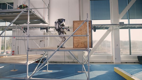 600x338boston dynamics atlas robotu icin yeni bir video paylasti