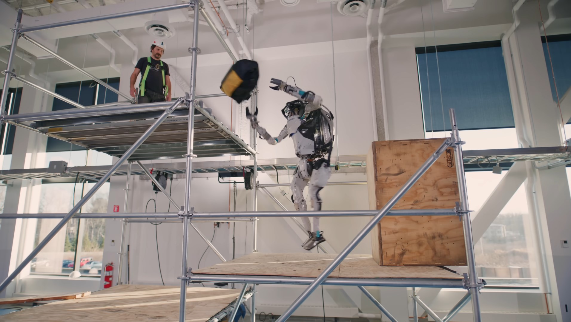 Boston Dynamics, Atlas robotu için yeni bir video paylaştı!