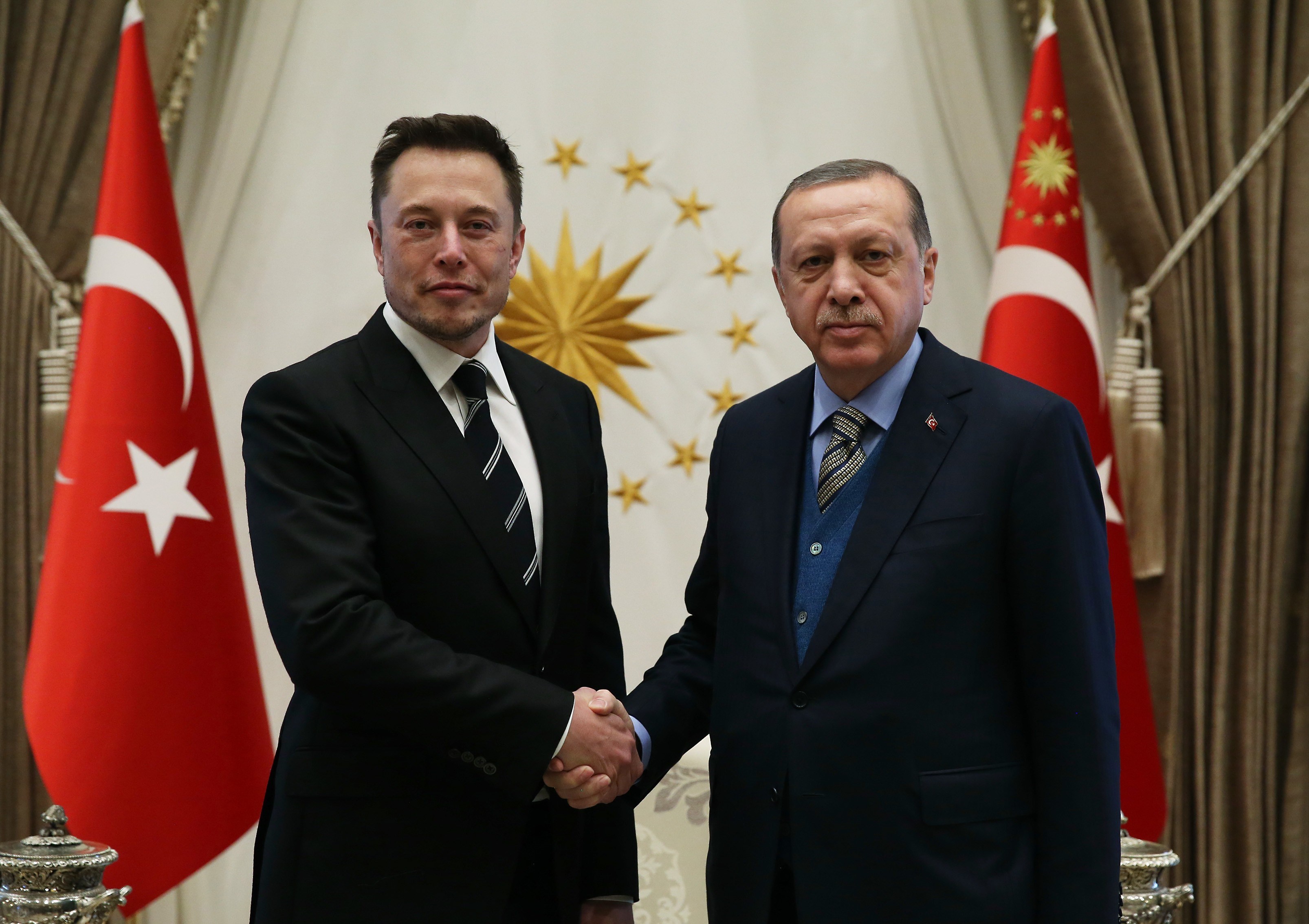 Fahrettin Altun'dan Twitter'ın sahibi Elon Musk'a ifşa çağrısı