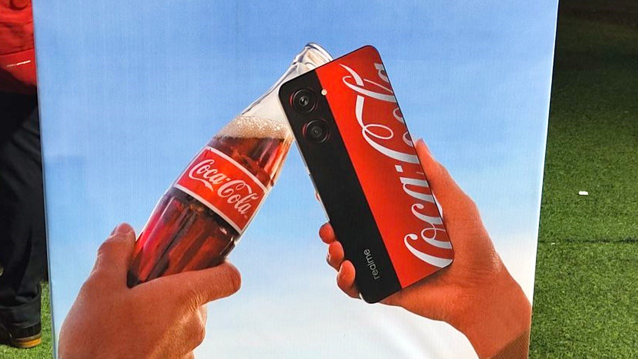 Realme'nin Coca-Cola telefonu için tarih verildi: İşte tasarımı
