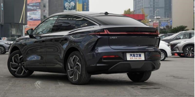 Çinli Rising Auto, elektrikli SUV modeli R7'yi satışa sunuyor