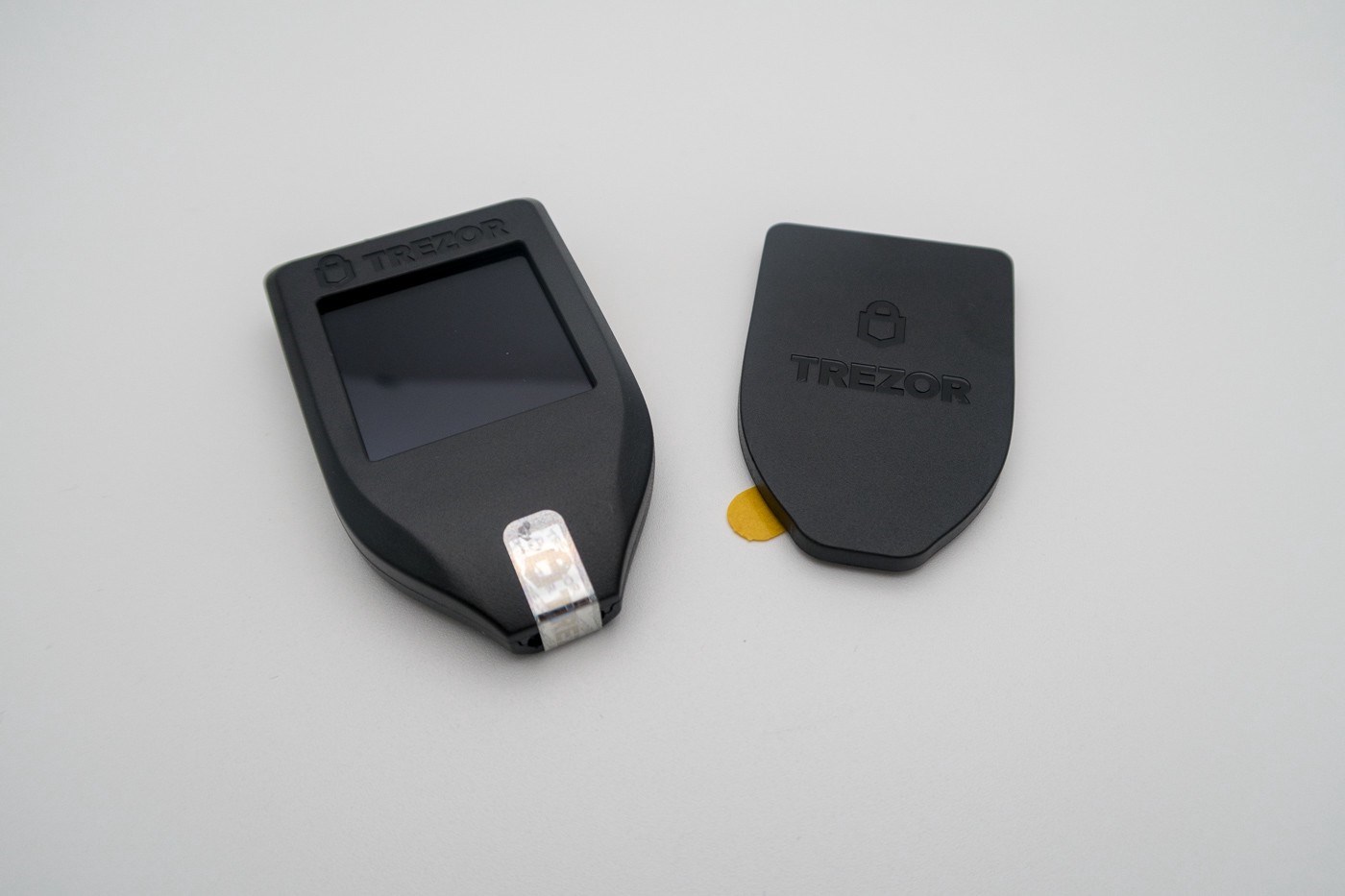 Trezor Model T soğuk cüzdan