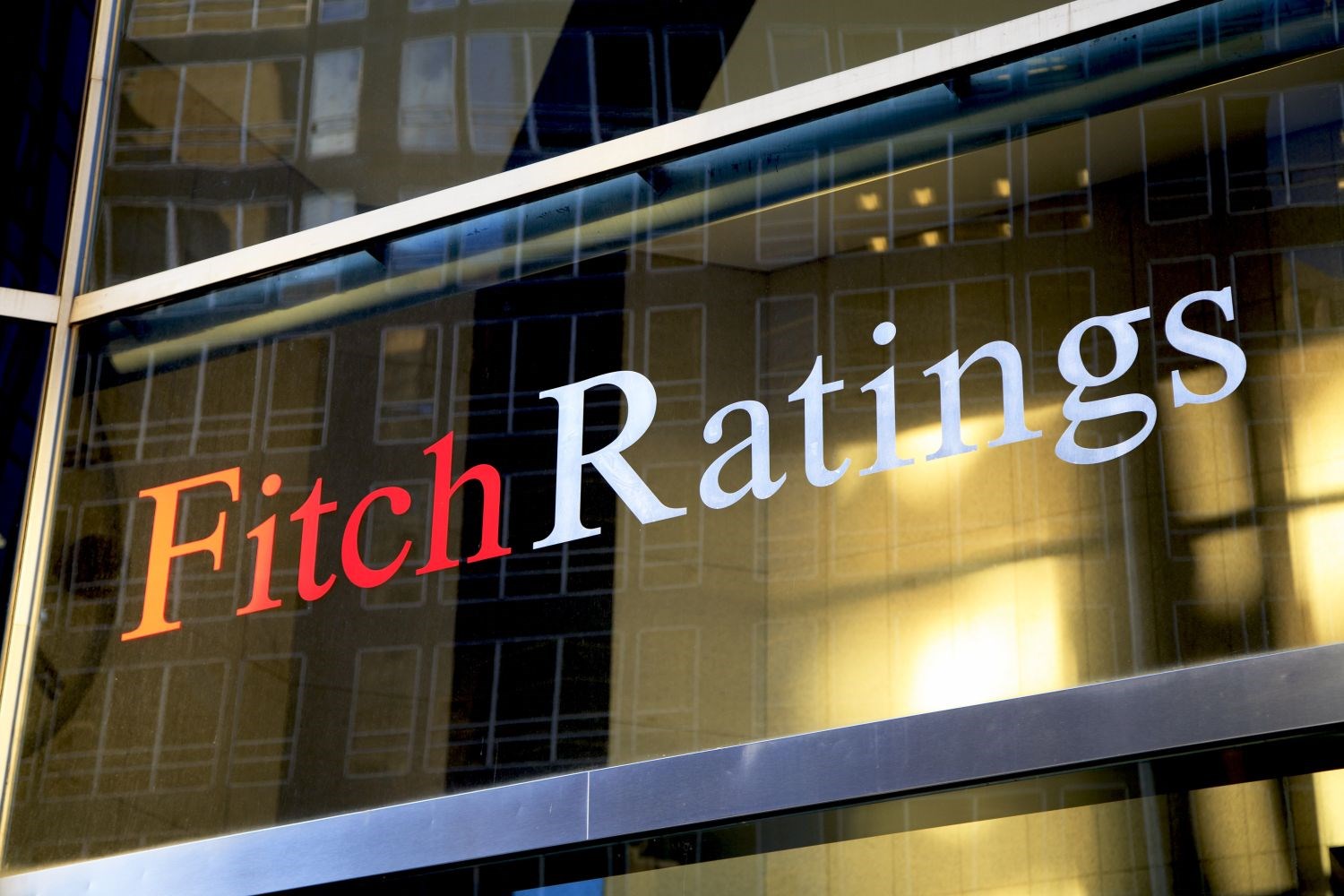 Fitch: Depremin Türkiye'ye verdiği zarar 4 milyar doları aşabilir